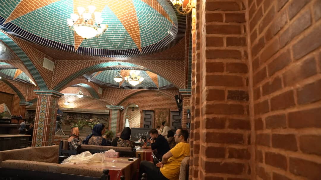 راهنمای انتخاب بهترین رستوران برای مهمانی و دورهمی در زنجان